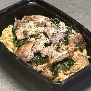 Chicken and Spinach Alfredo (cottage cheese base sauce) with whole wheat pasta